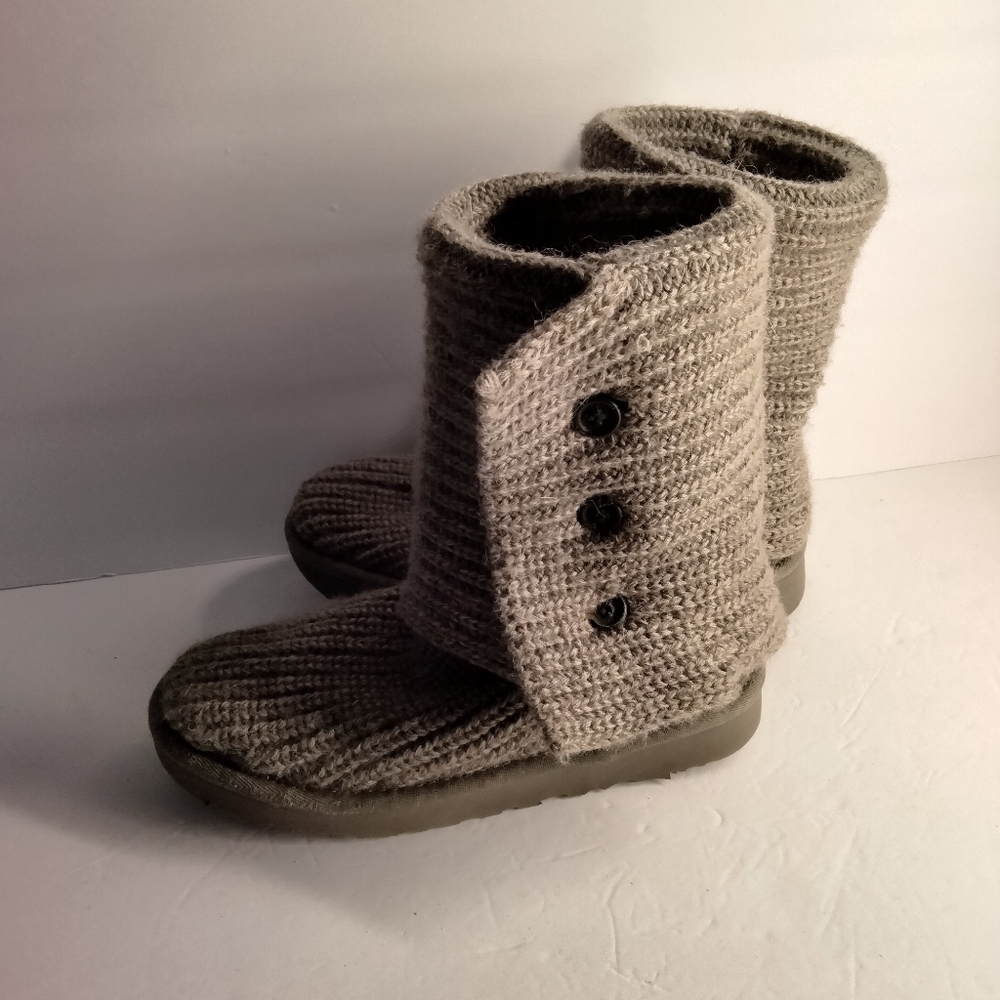 UGG BOOTS